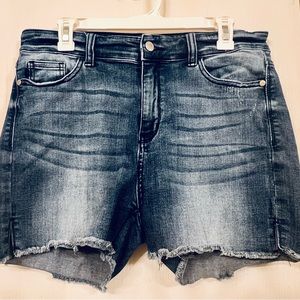 Judy blue cut off denim shorts- size XL (13-15)